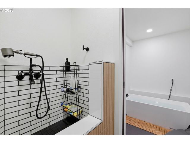 9 HIDALGO St, Lake Oswego, OR 97035