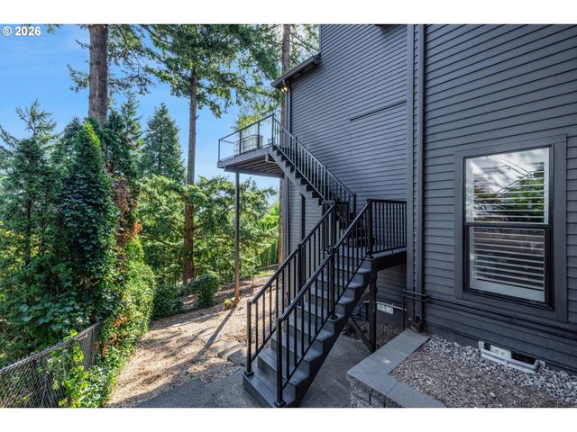 9 HIDALGO St, Lake Oswego, OR 97035