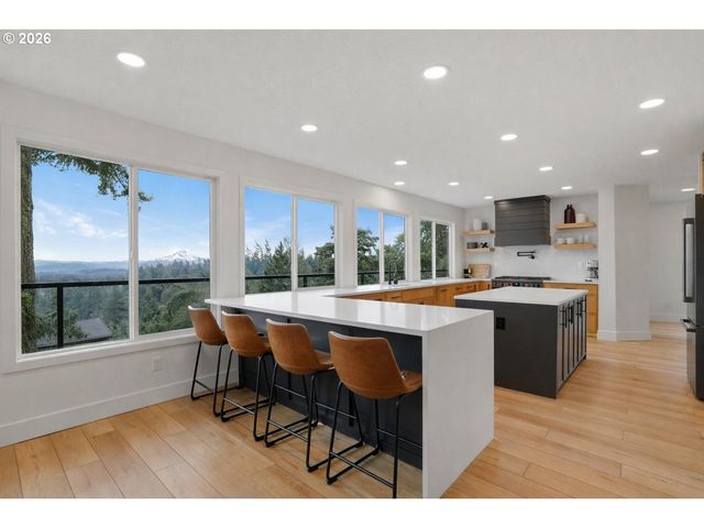 9 HIDALGO St, Lake Oswego, OR 97035