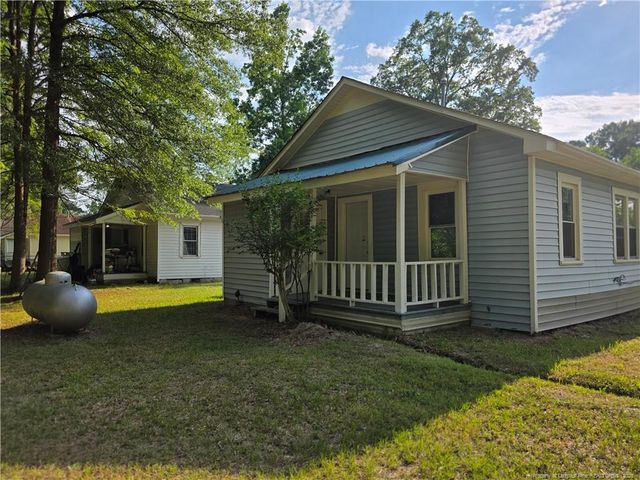 207 Triangle Place, Fayetteville, NC 28312
