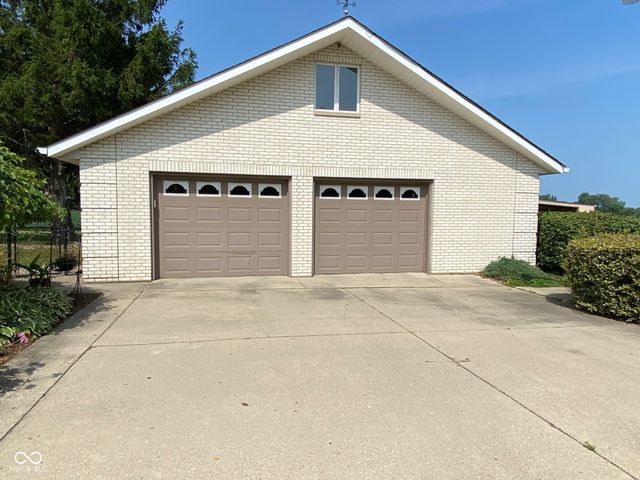 8329 S 300 W, Pendleton, IN 46064