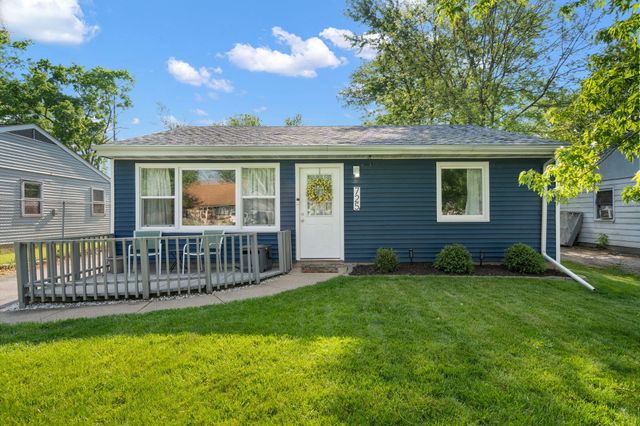 725 Juniper Road, Valparaiso, IN 46385