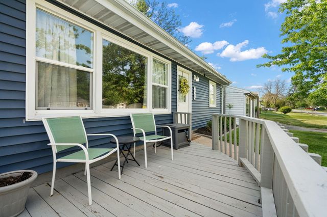 725 Juniper Road, Valparaiso, IN 46385