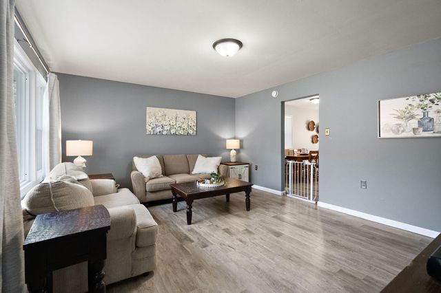 725 Juniper Road, Valparaiso, IN 46385