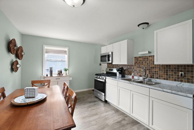 725 Juniper Road, Valparaiso, IN 46385