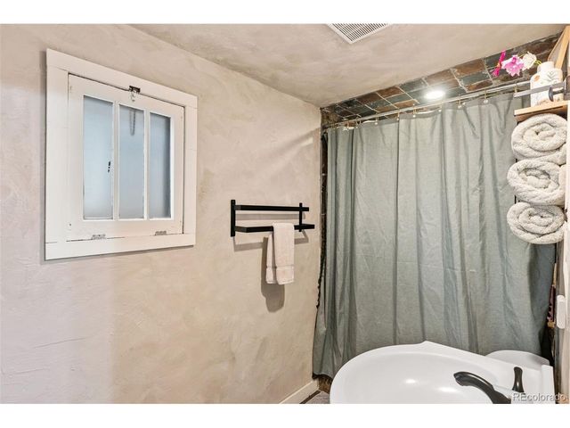 1617 W Cucharras St, Colorado Springs, CO 80904