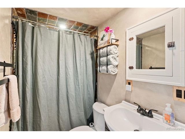 1617 W Cucharras St, Colorado Springs, CO 80904