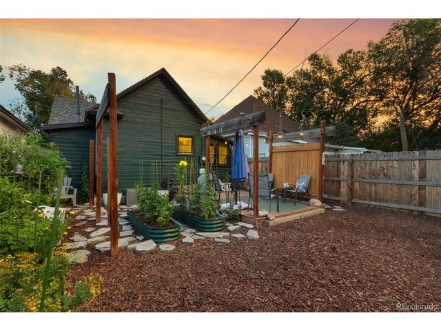 1617 W Cucharras St, Colorado Springs, CO 80904