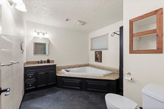 114 Hillendale Dr, Livingston, TX 77351