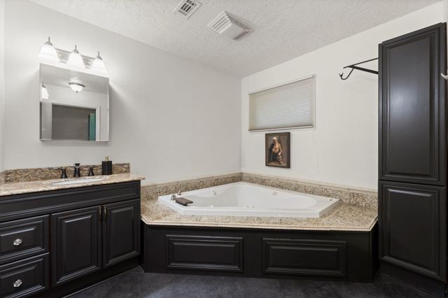 114 Hillendale Dr, Livingston, TX 77351