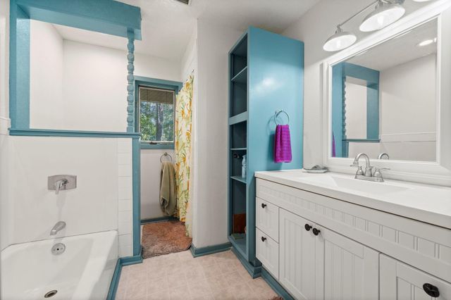 114 Hillendale Dr, Livingston, TX 77351