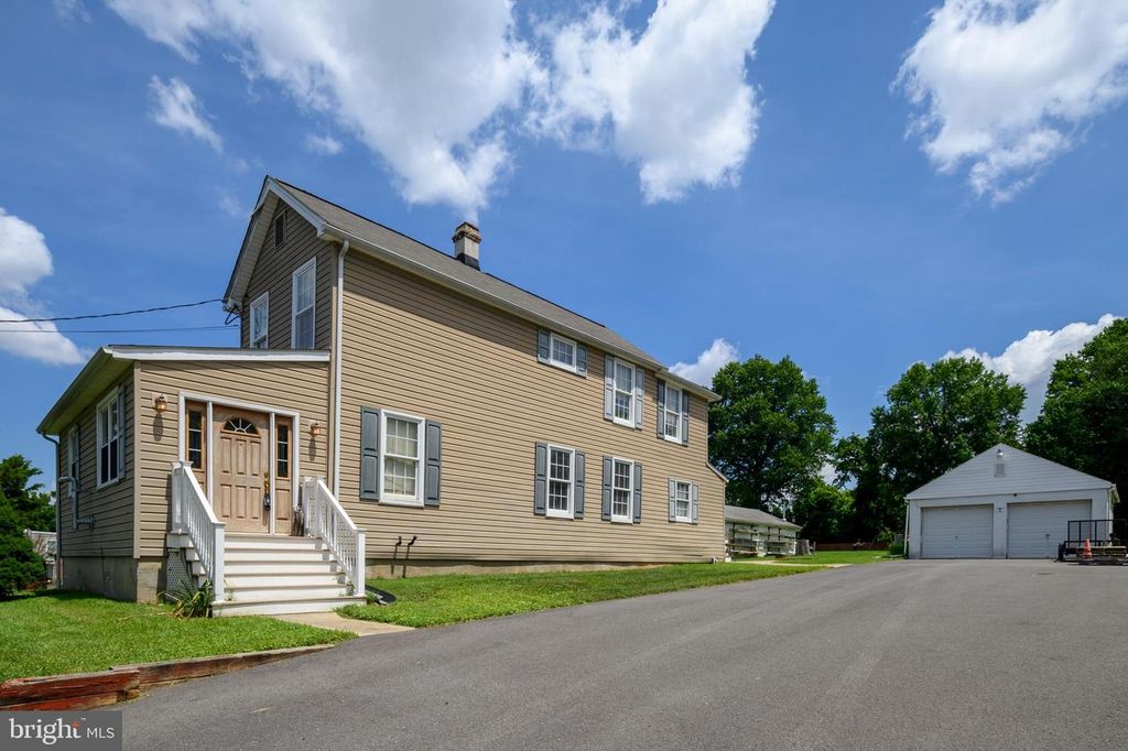 2935 BALTIMORE AVE, Baltimore, MD 21227