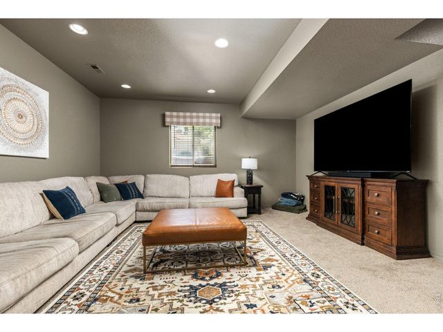 5119 Hogan Ct, Fort Collins, CO 80528