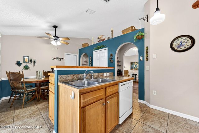 2125 Redwood Circle NE, Palm Bay, FL 32905