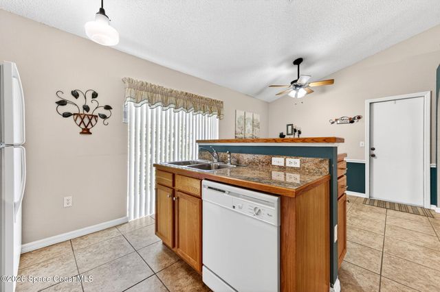 2125 Redwood Circle NE, Palm Bay, FL 32905