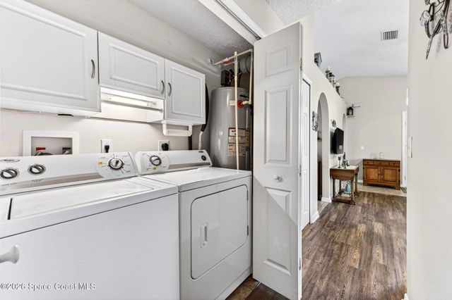 2125 Redwood Circle NE, Palm Bay, FL 32905