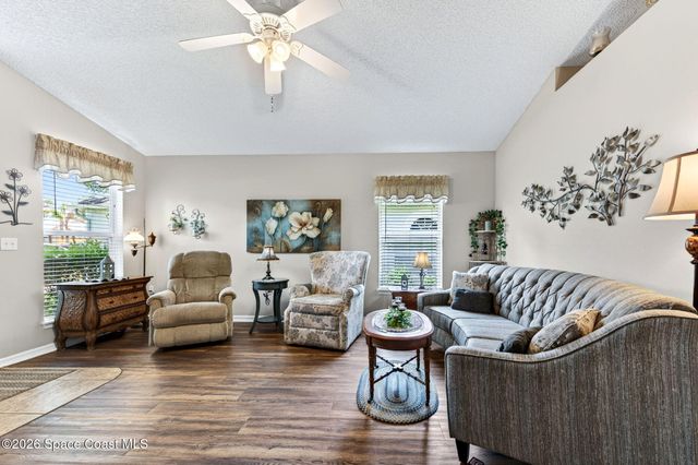 2125 Redwood Circle NE, Palm Bay, FL 32905