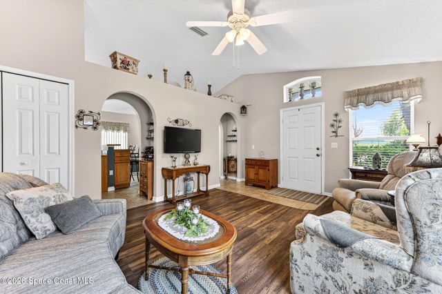 2125 Redwood Circle NE, Palm Bay, FL 32905