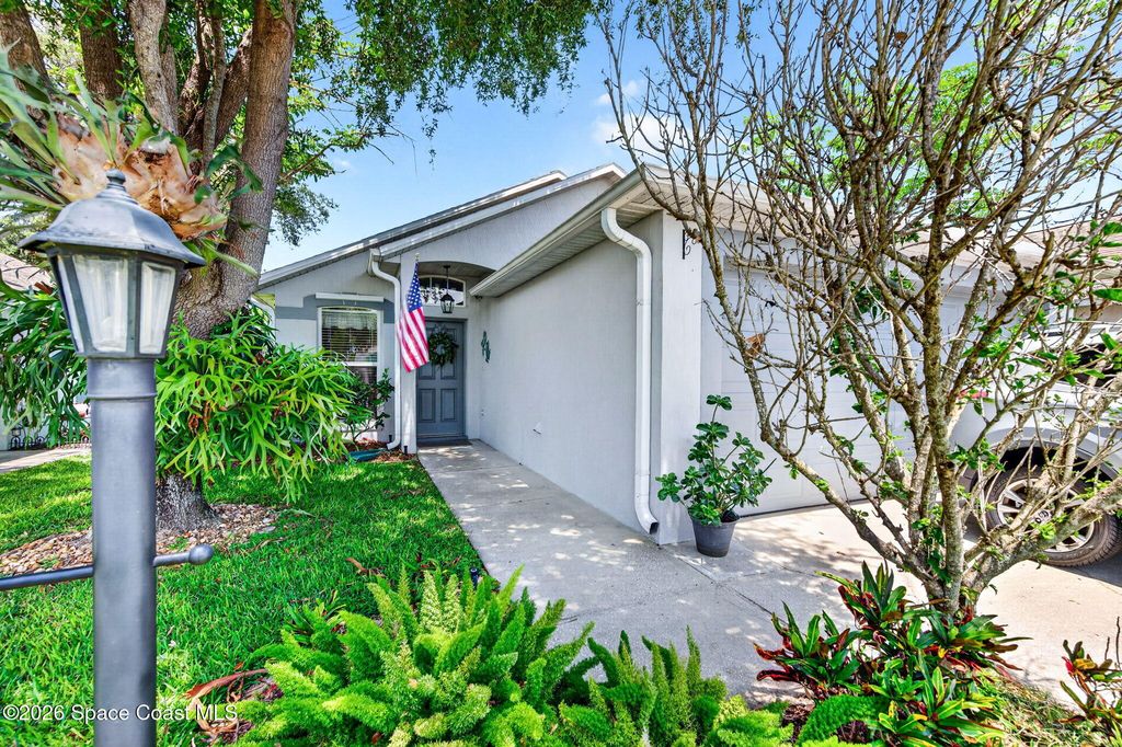 2125 Redwood Circle NE, Palm Bay, FL 32905