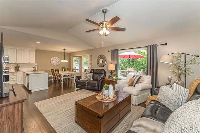 705 Worthington Drive, Warrenton, MO 63383