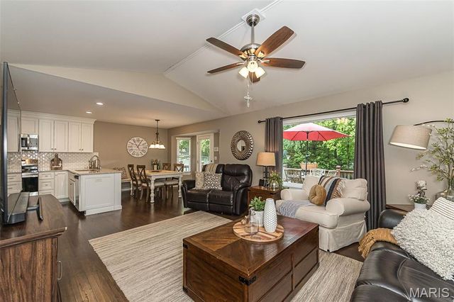 705 Worthington Drive, Warrenton, MO 63383