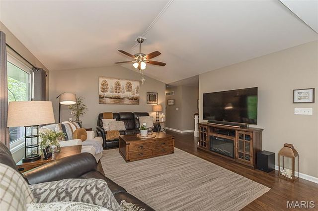 705 Worthington Drive, Warrenton, MO 63383