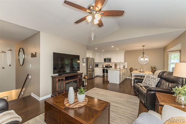 705 Worthington Drive, Warrenton, MO 63383