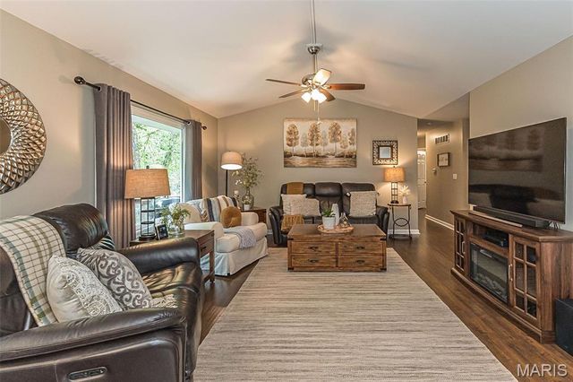 705 Worthington Drive, Warrenton, MO 63383