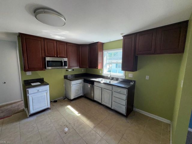 1800 Portlock RD, Chesapeake, VA 23324