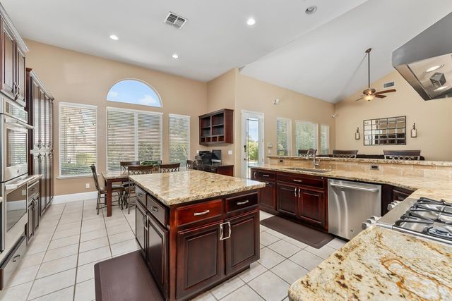 409 Misty Haven Ct, Roseville, CA 95661