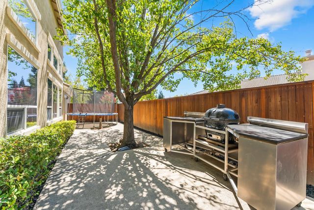 409 Misty Haven Ct, Roseville, CA 95661