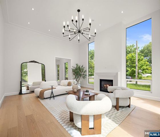 648 Falmouth Avenue, Paramus, NJ 07652