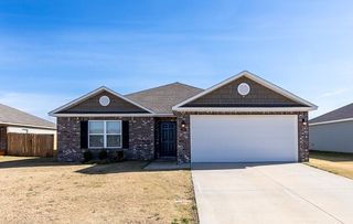 813 S Katlyn Drive, Siloam Springs, AR 72761