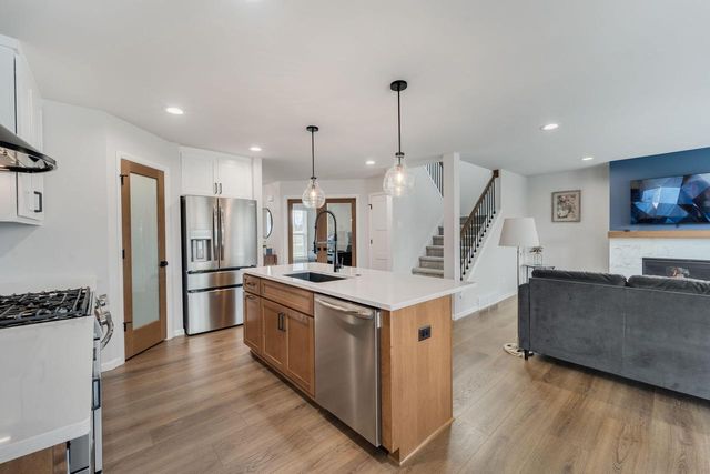 N53W19853 Kingair DRIVE, Menomonee Falls, WI 53051