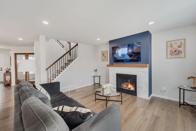 N53W19853 Kingair DRIVE, Menomonee Falls, WI 53051