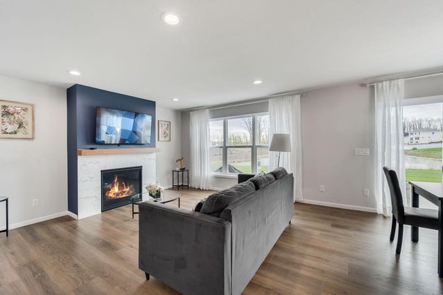N53W19853 Kingair DRIVE, Menomonee Falls, WI 53051