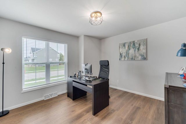 N53W19853 Kingair DRIVE, Menomonee Falls, WI 53051