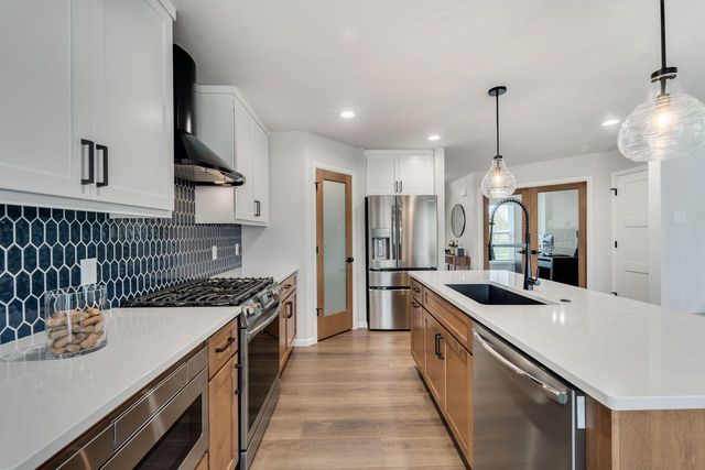 N53W19853 Kingair DRIVE, Menomonee Falls, WI 53051