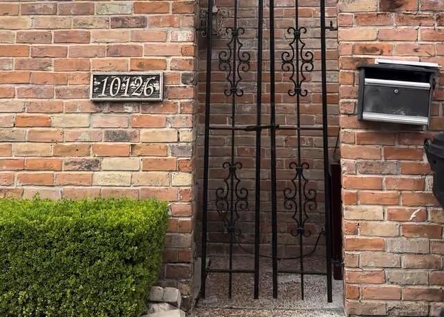 10126 Emnora Lane, Houston, TX 77080