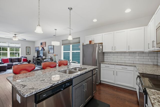 1039 Saddlestone Dr, Hermitage, TN 37076