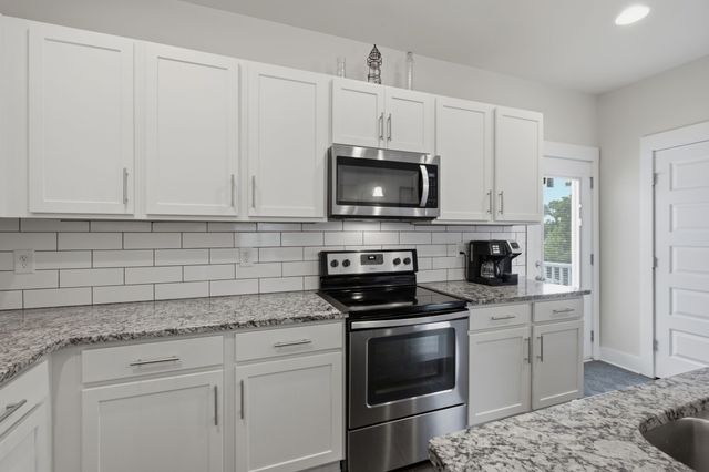 1039 Saddlestone Dr, Hermitage, TN 37076