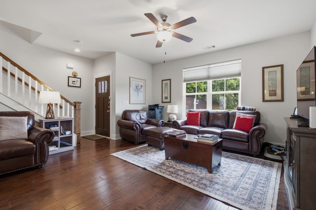 1039 Saddlestone Dr, Hermitage, TN 37076