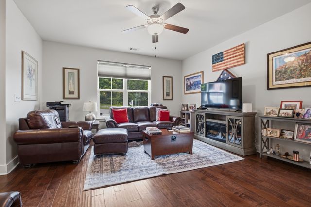 1039 Saddlestone Dr, Hermitage, TN 37076