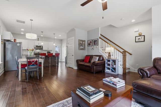 1039 Saddlestone Dr, Hermitage, TN 37076
