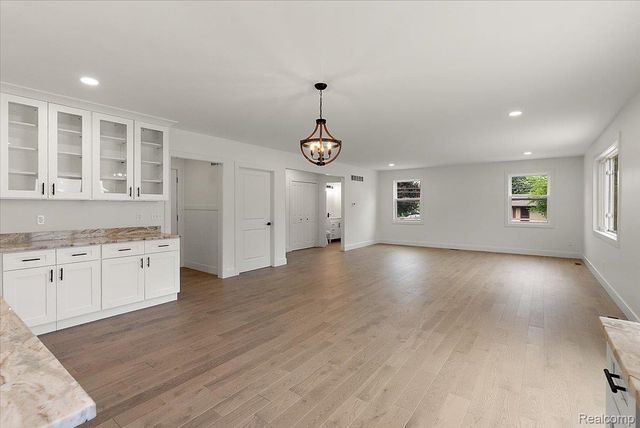 8774 Speedway Drive, Shelby Charter Township, MI 48317