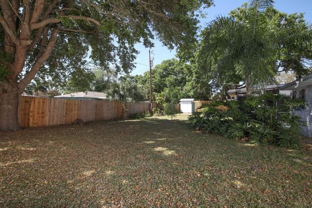 1000 GANTT AVENUE, Sarasota, FL 34232