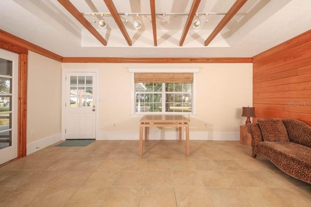 1000 GANTT AVENUE, Sarasota, FL 34232