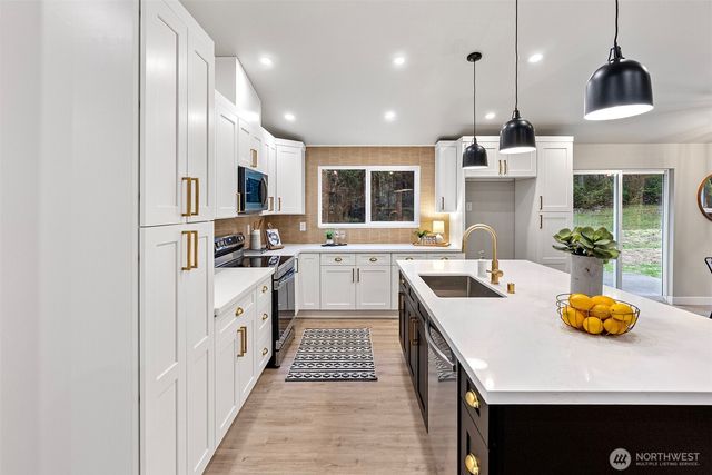 9921 148th Avenue NW, Gig Harbor, WA 98329