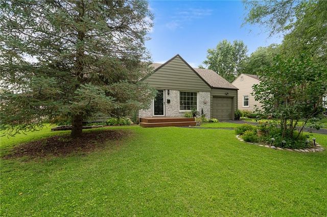 5315 W 71st Terrace, Prairie Village, KS 66208
