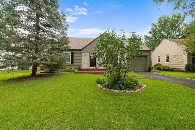 5315 W 71st Terrace, Prairie Village, KS 66208